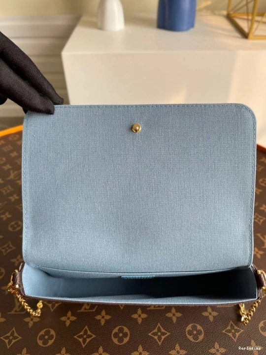 Cheap FÉLICIE POCHETTE LOUIS VUITTON 0822
